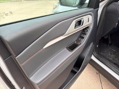 2027 Ford Explorer Active w/100A Pkg 4WD
