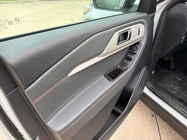 2027 Ford Explorer Active w/100A Pkg 4WD