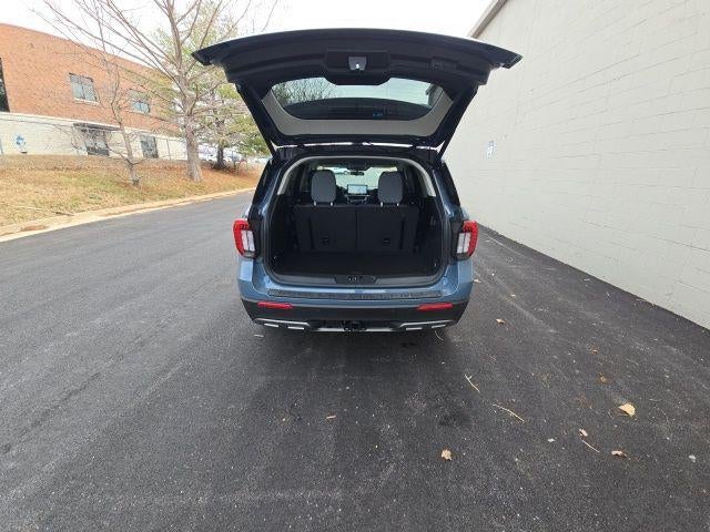 2026 Ford Explorer Active w/100A Pkg 4WD