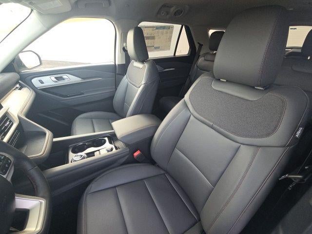 2026 Ford Explorer Active w/100A Pkg 4WD