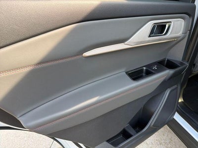 2026 Ford Explorer Active w/100A Pkg 4WD