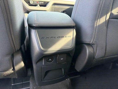 2026 Ford Explorer Active w/100A Pkg 4WD