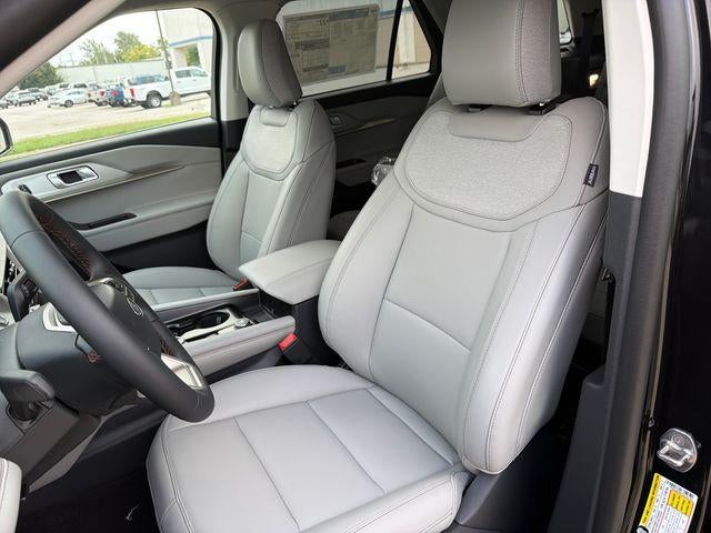 2026 Ford Explorer Active w/100A Pkg 4WD