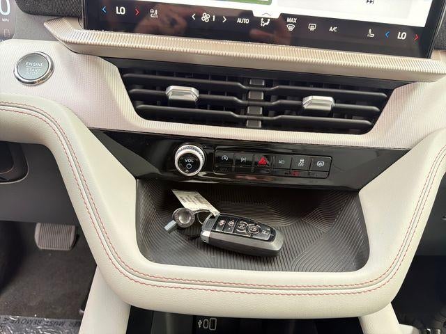 2026 Ford Explorer Active w/100A Pkg 4WD