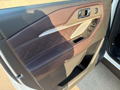2027 Ford Explorer Platinum 4WD