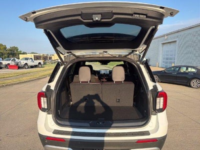 2027 Ford Explorer Platinum 4WD