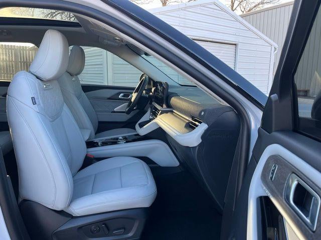 2026 Ford Explorer Platinum 4WD