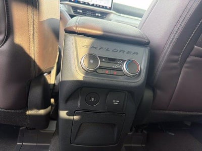 2027 Ford Explorer Platinum 4WD