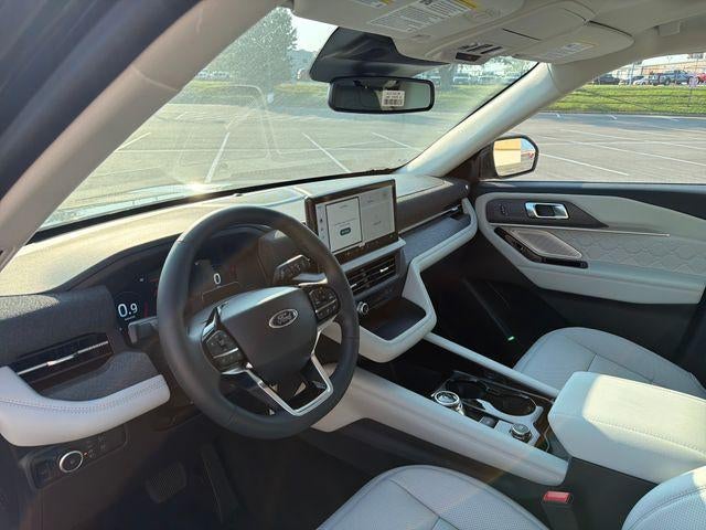 2026 Ford Explorer Platinum 4WD