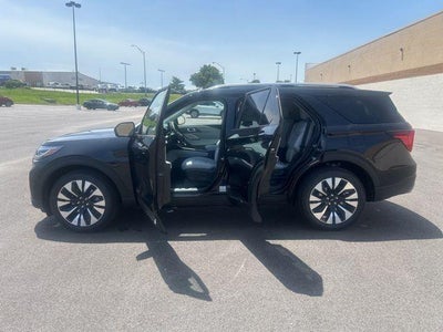 2026 Ford Explorer Platinum 4WD