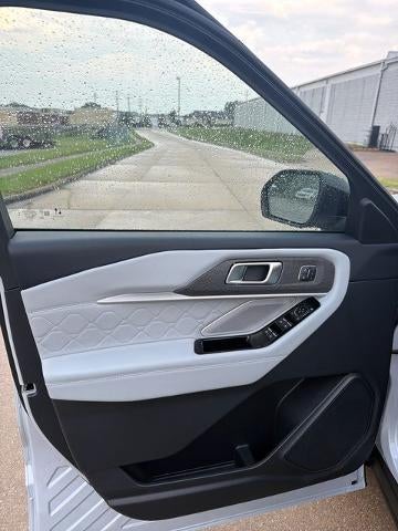 2026 Ford Explorer Platinum 4WD
