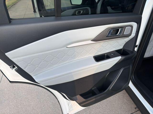 2026 Ford Explorer Platinum 4WD