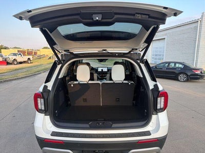 2026 Ford Explorer Platinum 4WD
