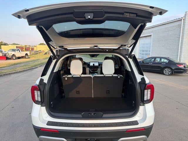 2026 Ford Explorer Platinum 4WD