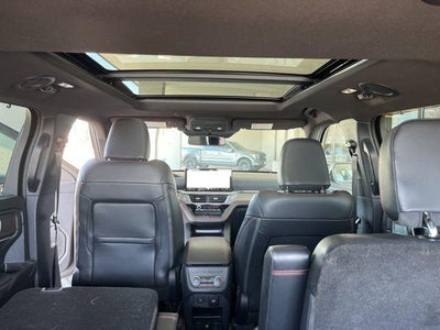 2025 Ford Explorer ST-Line 4WD