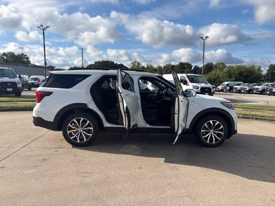 2027 Ford Explorer ST-Line 4WD