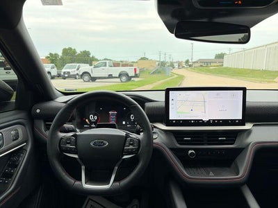 2025 Ford Explorer ST-Line 4WD