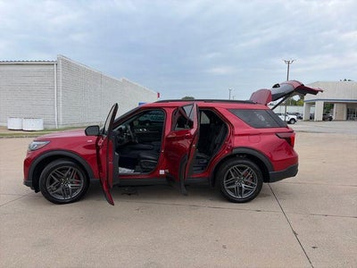 2025 Ford Explorer ST-Line 4WD