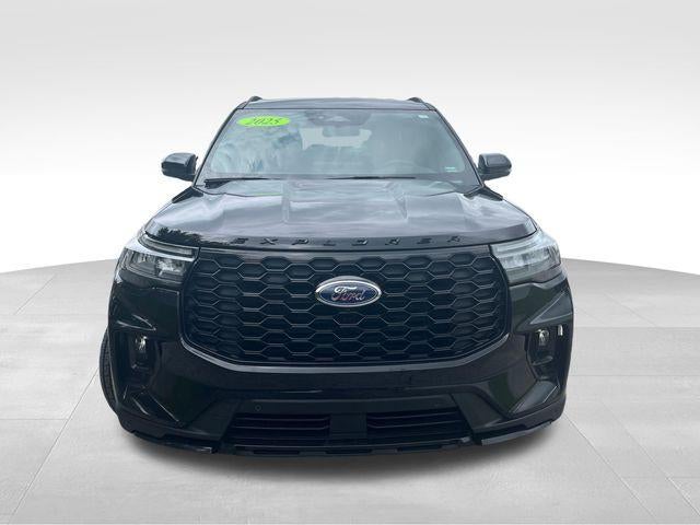 2025 Ford Explorer ST-Line 4WD