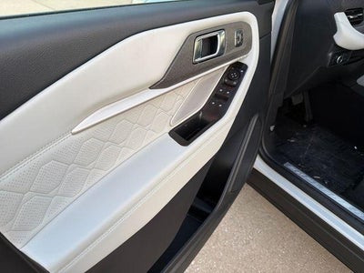 2027 Ford Explorer Platinum 4WD