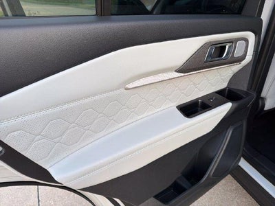 2027 Ford Explorer Platinum 4WD