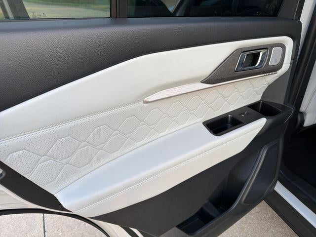 2027 Ford Explorer Platinum 4WD
