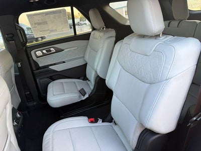 2027 Ford Explorer Platinum 4WD
