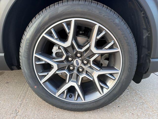 2027 Ford Explorer Platinum 4WD