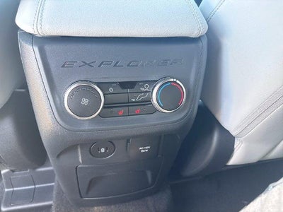 2027 Ford Explorer Platinum 4WD