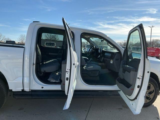 2025 Ford F-150 Lightning Flash 4WD SuperCrew 5.5' Box