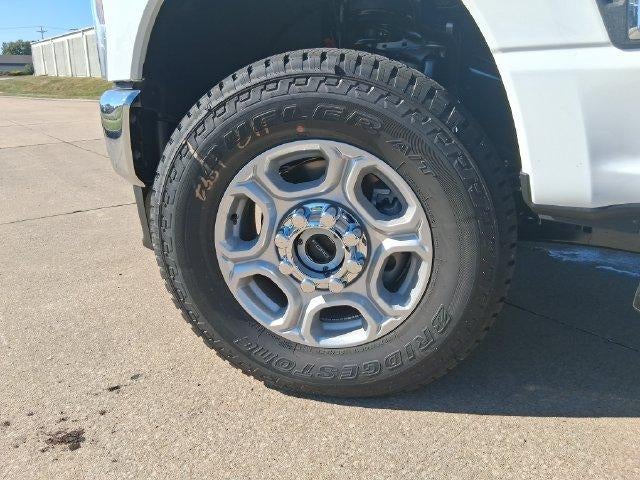 2027 Ford Super Duty F-350 SRW XLT 4WD Crew Cab 6.75' Box