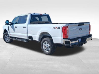 2027 Ford Super Duty F-350 SRW XLT 4WD Crew Cab 6.75' Box