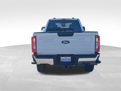 2027 Ford Super Duty F-350 SRW XLT 4WD Crew Cab 6.75' Box
