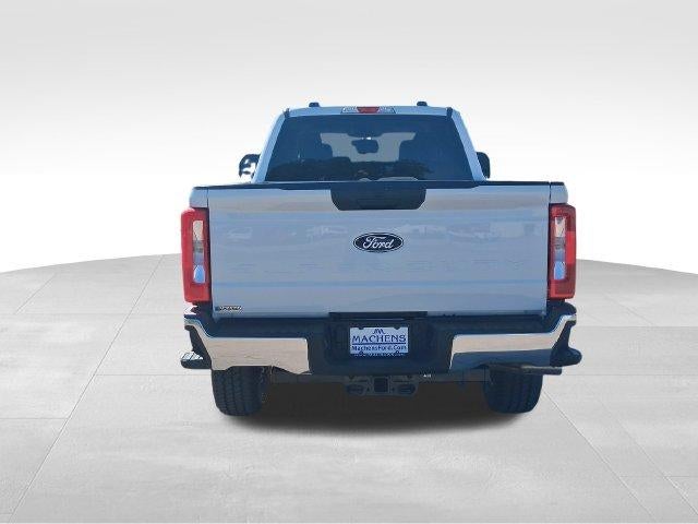 2027 Ford Super Duty F-350 SRW XLT 4WD Crew Cab 6.75' Box