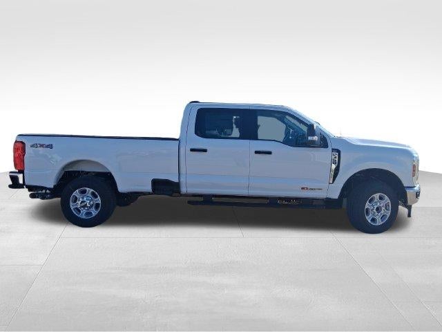 2027 Ford Super Duty F-350 SRW XLT 4WD Crew Cab 6.75' Box