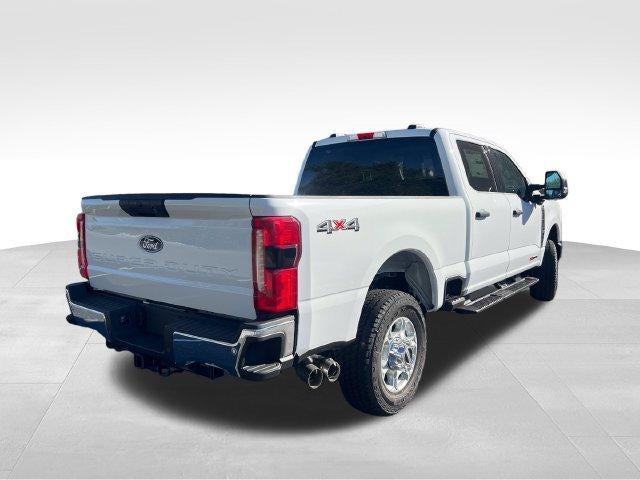 2027 Ford Super Duty F-350 SRW XLT 4WD Crew Cab 6.75' Box