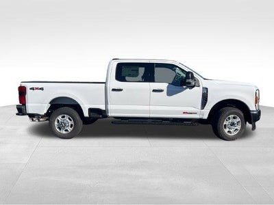 2027 Ford Super Duty F-350 SRW XLT 4WD Crew Cab 6.75' Box