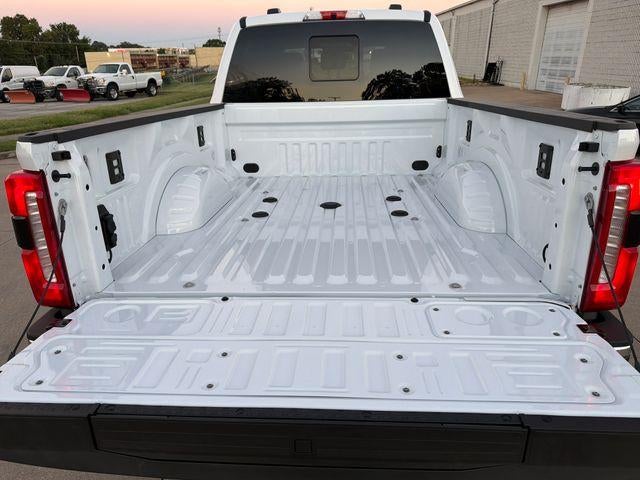 2027 Ford Super Duty F-350 SRW LARIAT 4WD Crew Cab 6.75' Box