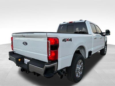 2027 Ford Super Duty F-350 SRW LARIAT 4WD Crew Cab 6.75' Box
