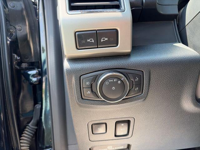 2022 Ford Super Duty F-350 SRW LARIAT 4WD Crew Cab 6.75' Box