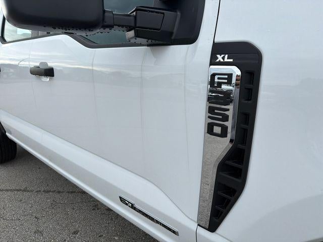 2026 Ford Super Duty F-350 SRW XL 4WD Crew Cab 6.75' Box