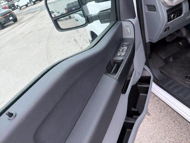 2026 Ford Super Duty F-350 SRW XL 4WD Crew Cab 6.75' Box