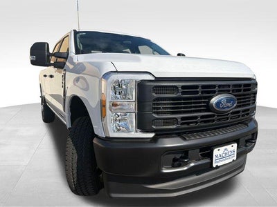 2026 Ford Super Duty F-350 SRW XL 4WD Crew Cab 6.75' Box