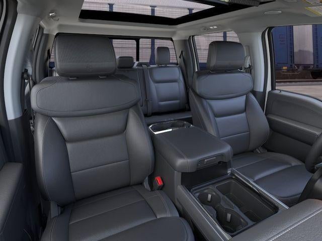 2026 Ford Super Duty F-350 DRW LARIAT 4WD Crew Cab 8' Box