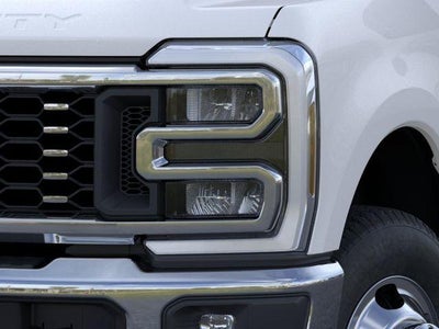 2026 Ford Super Duty F-350 DRW LARIAT 4WD Crew Cab 8' Box