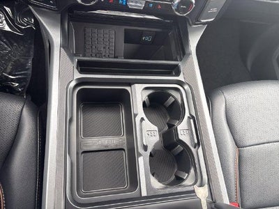 2027 Ford Super Duty F-350 DRW LARIAT 4WD Crew Cab 8' Box