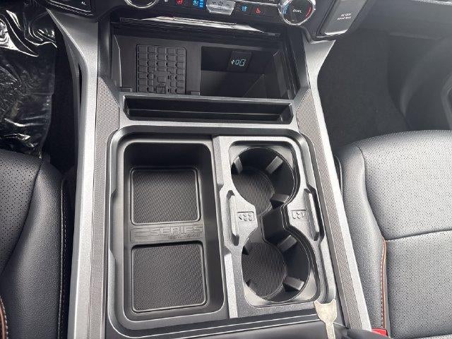 2027 Ford Super Duty F-350 DRW LARIAT 4WD Crew Cab 8' Box