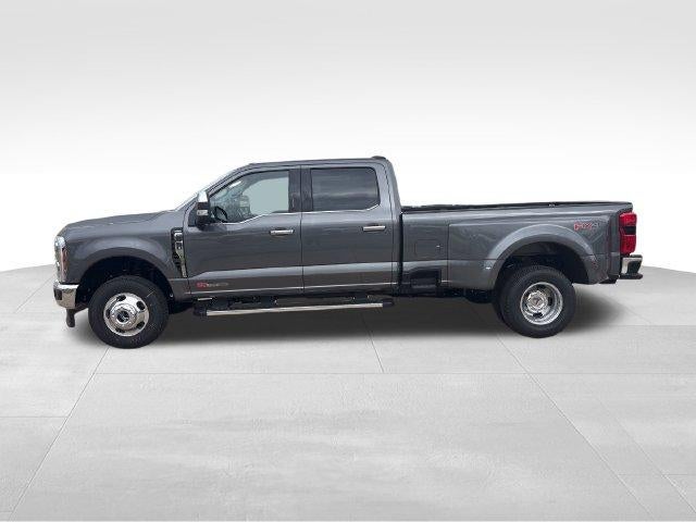 2027 Ford Super Duty F-350 DRW LARIAT 4WD Crew Cab 8' Box