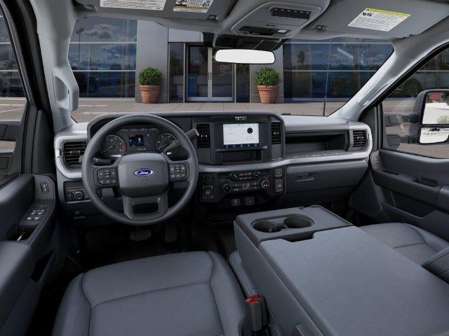 2027 Ford Super Duty F-350 DRW XL 4WD Crew Cab 8' Box