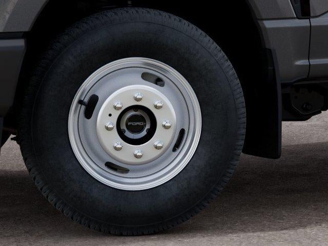 2027 Ford Super Duty F-350 DRW XL 4WD Crew Cab 8' Box